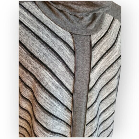Picadilly Silver Stripe Tunic Top Sz Medium - Picture 2 of 5